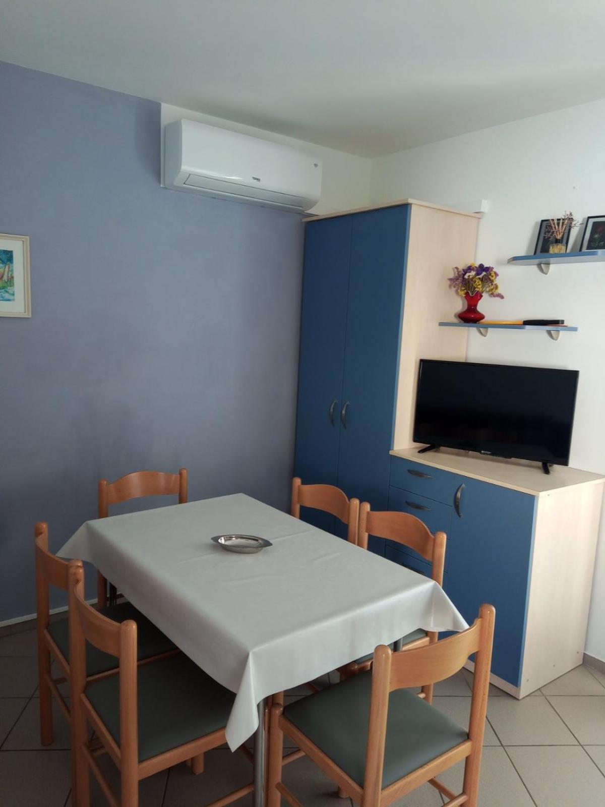 Apartmani Ana Vir Eksteriør bilde
