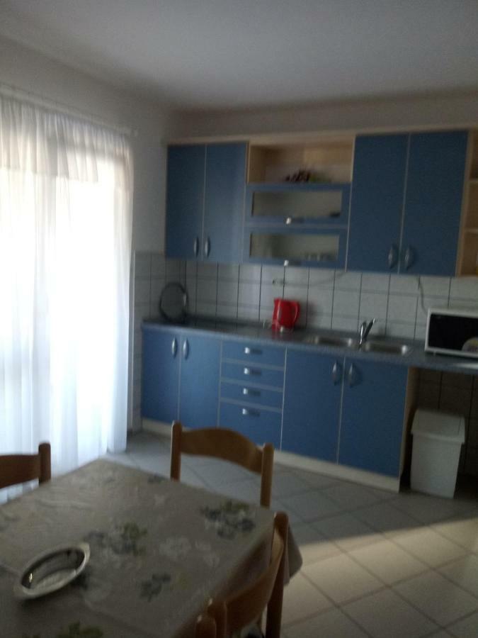 Apartmani Ana Vir Eksteriør bilde